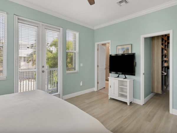Luxury Four Bedroom Vacation Home in Holmes Beach